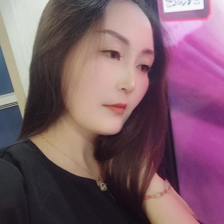 用微笑掩饰自己的悲伤735
