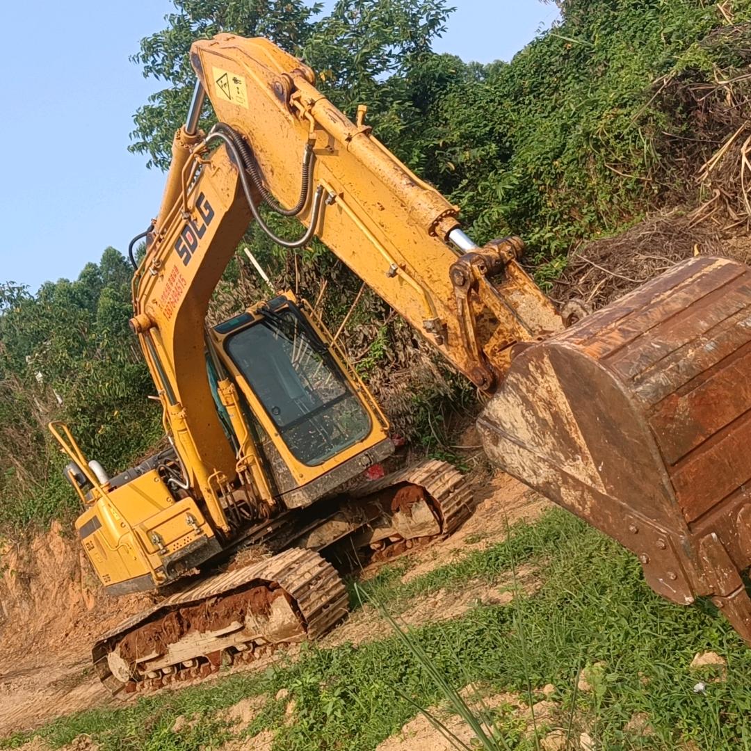 挖机@渣土车