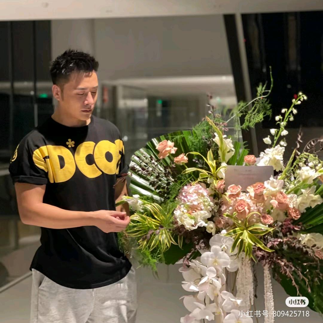 白宇Louis