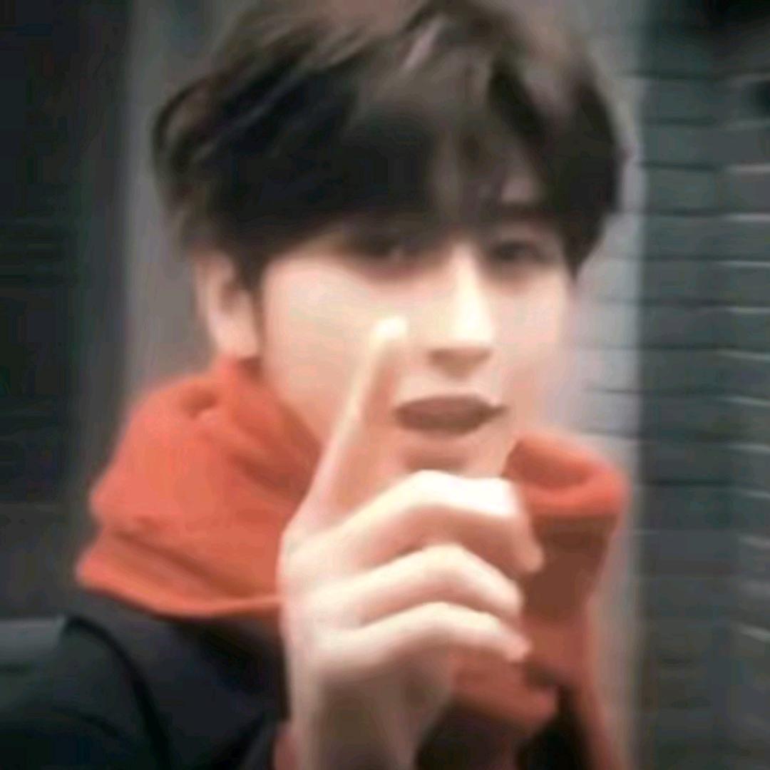 女神养男大被老公发现让我演0去勾引他老公