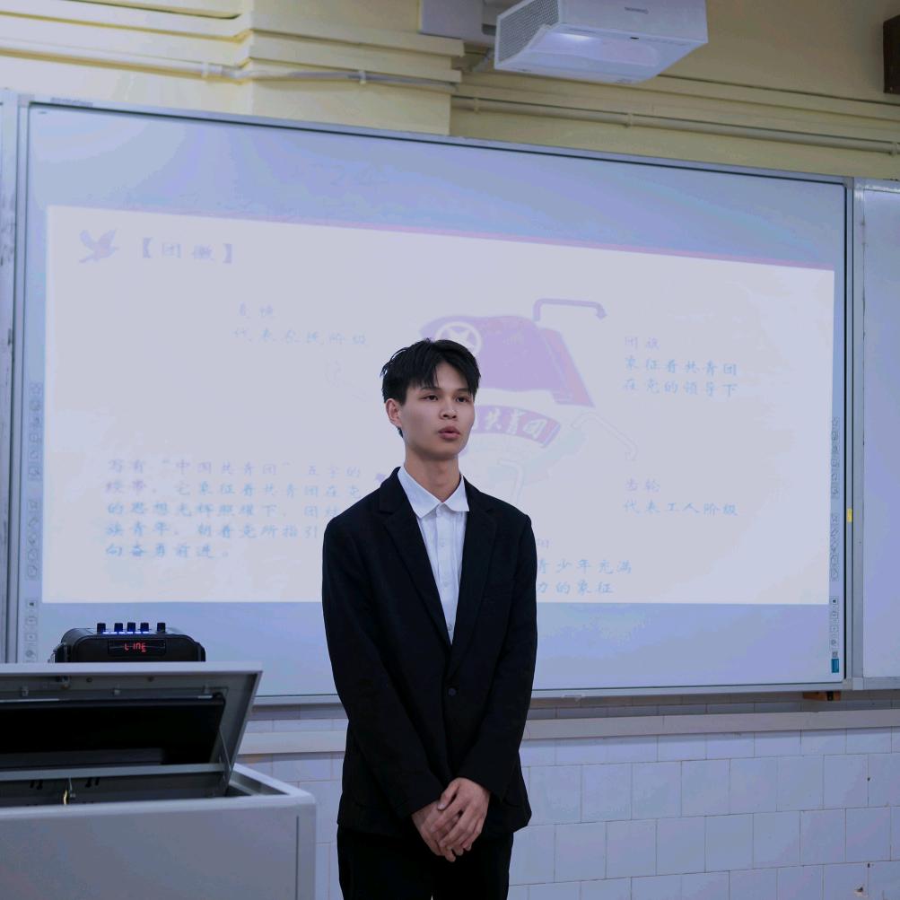 小尹同学