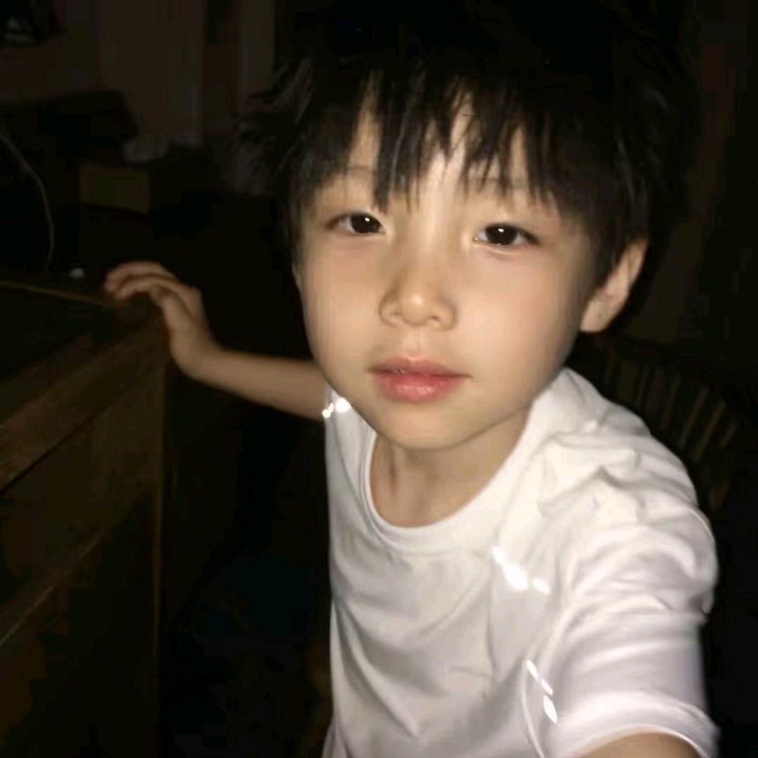 小a.头像