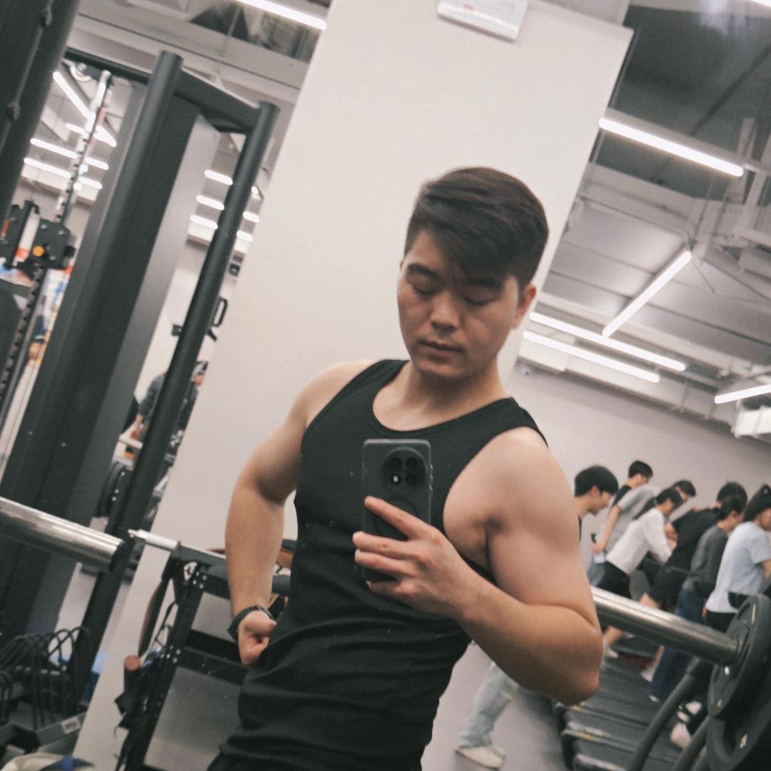 小刘同学（健身瞎练中）
