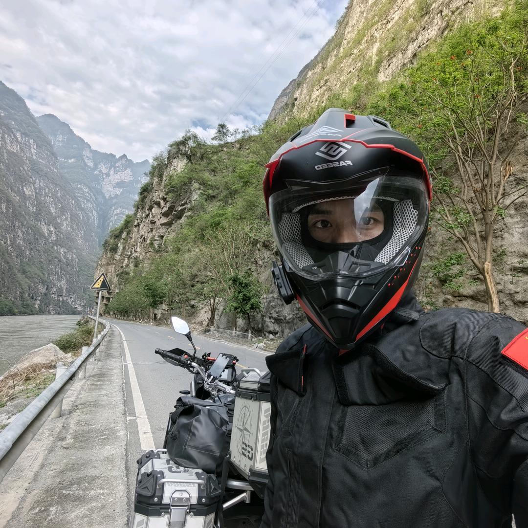 村里最后的   贫下中农