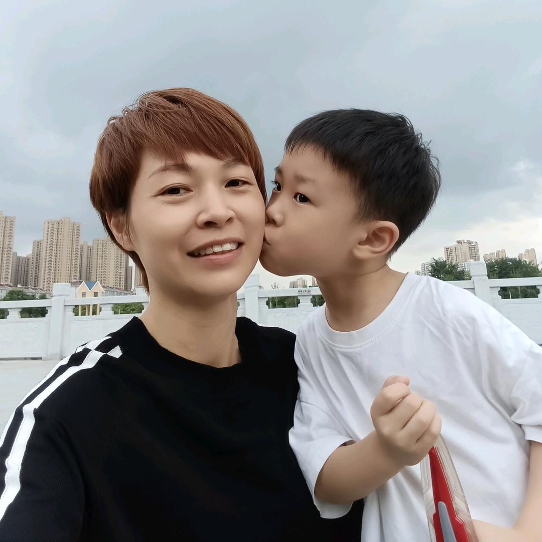 刘三姐家有俩娃