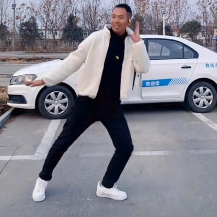 神州驾校顾教练