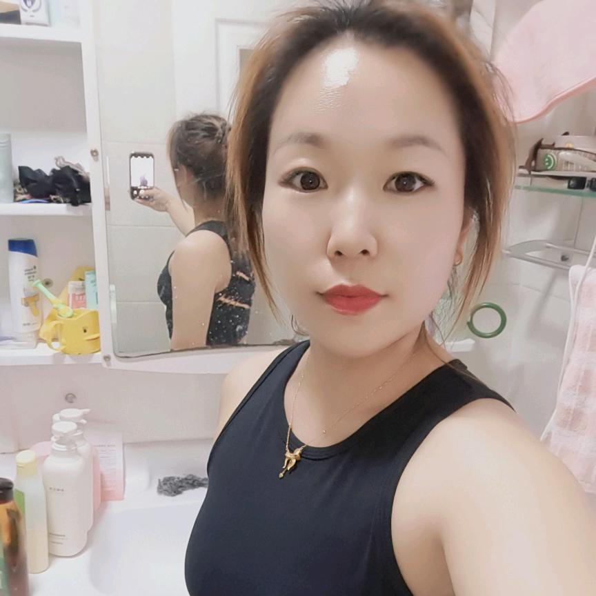 卖植物油灶具的小姐姐