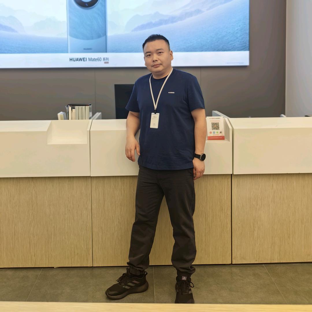 老兵 华为仲小龙