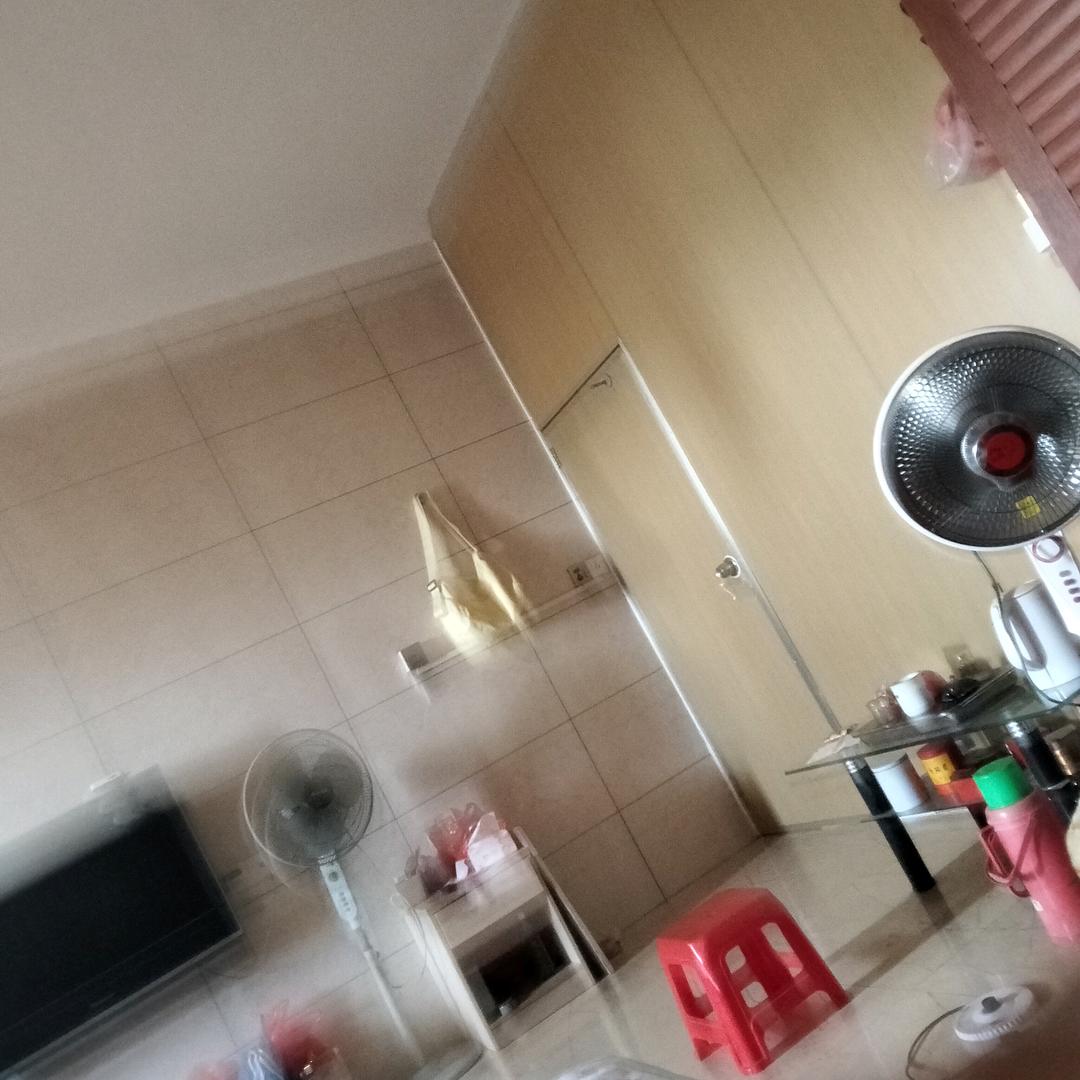 默默