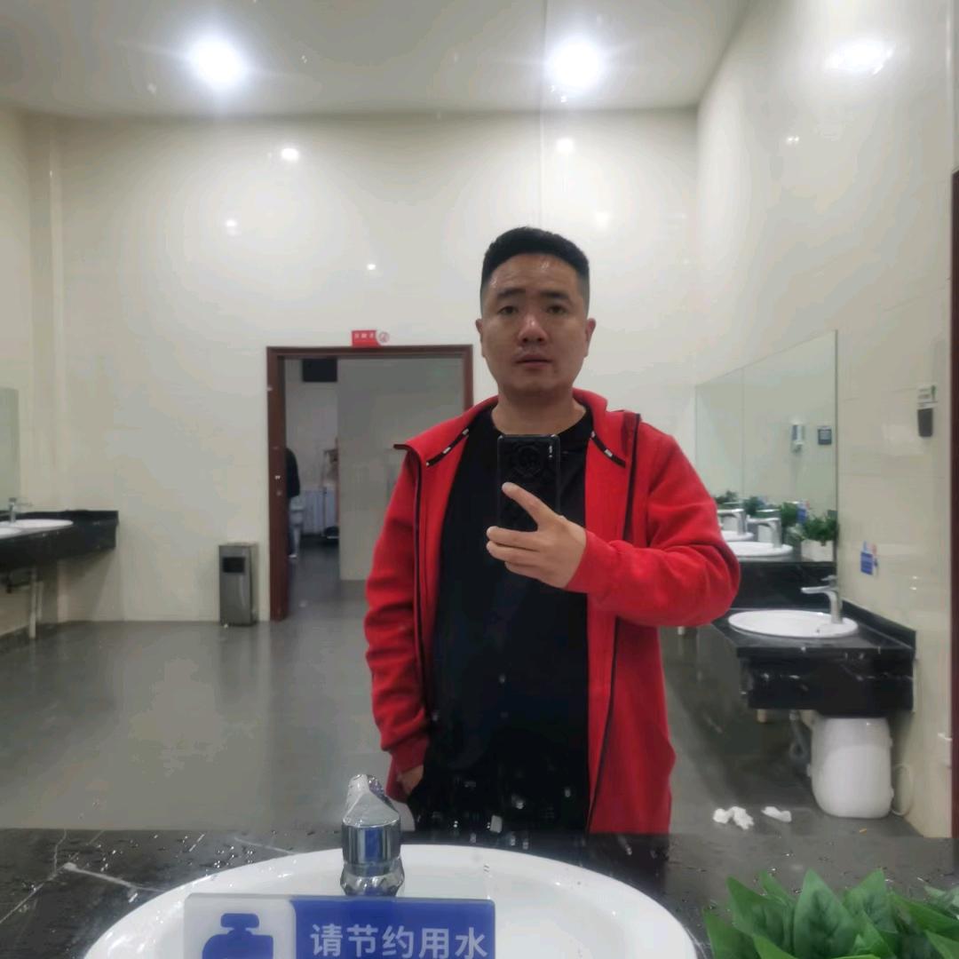 阿伟  砥砺前行