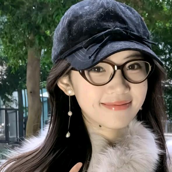 忧郁总裁兜不住屎被护工吊打.