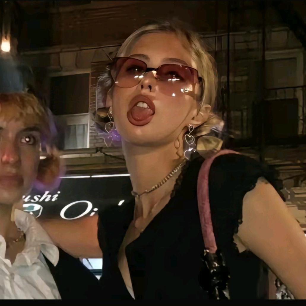 性感小蟑螂