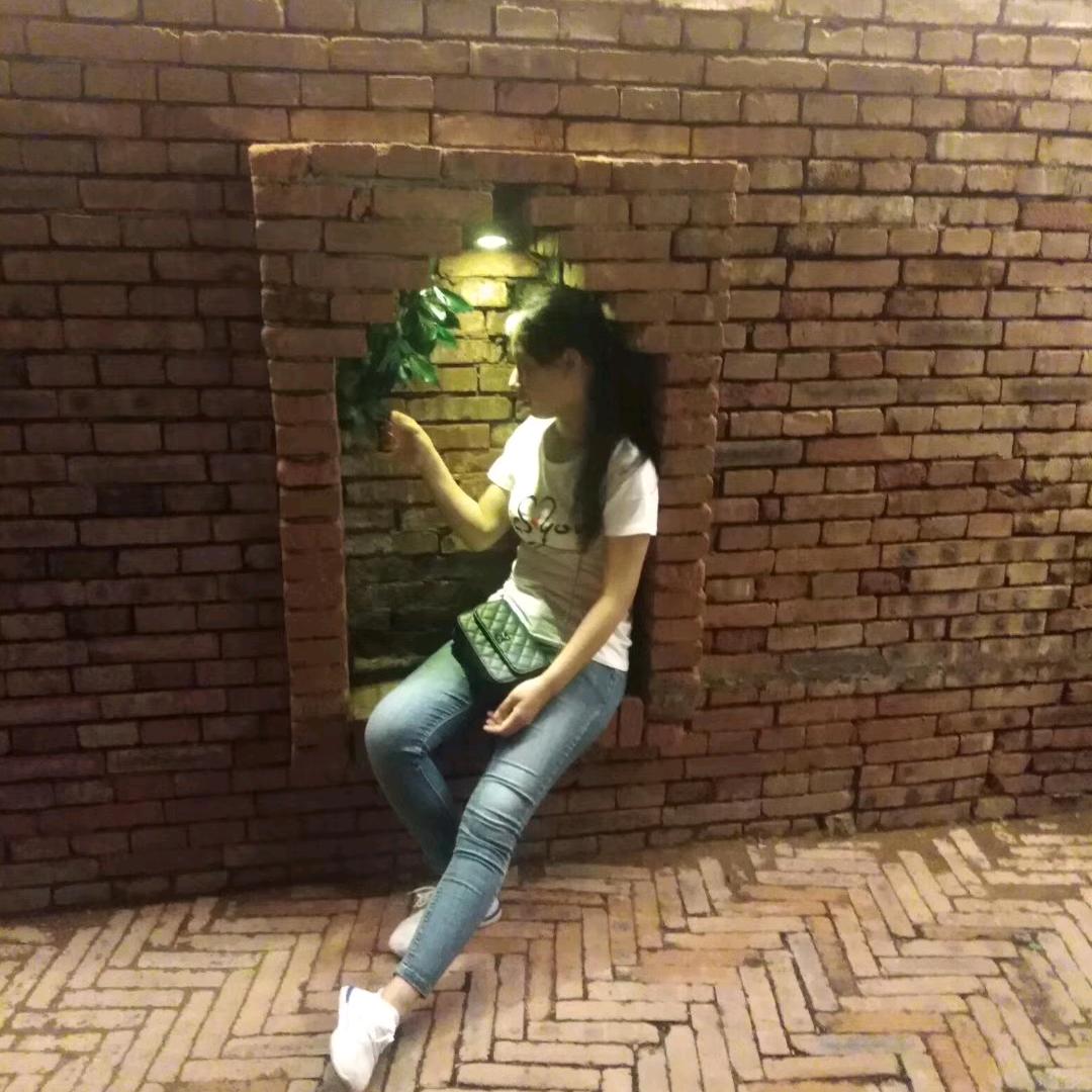 隔窗听雨