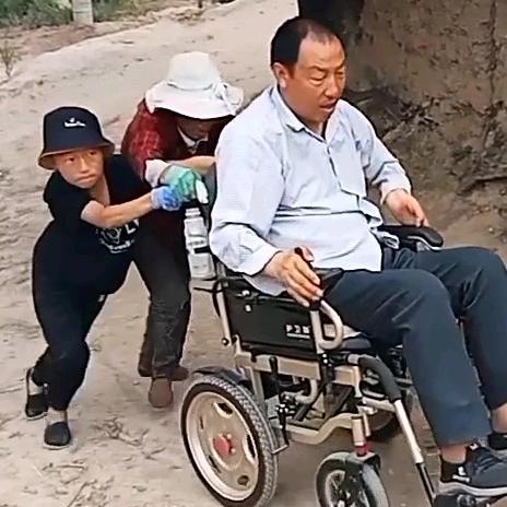 励志强子♿(感恩)