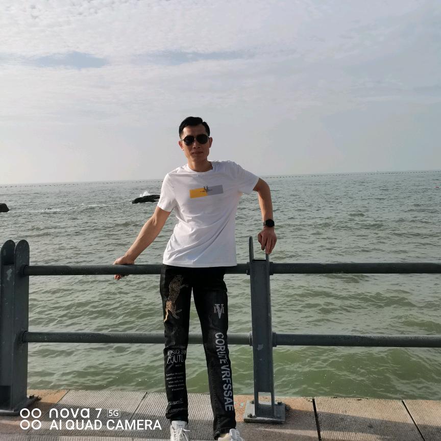 平度80后小瓦匠（贴砖）