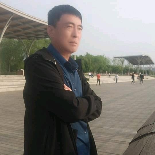 月山静，鸟谈天