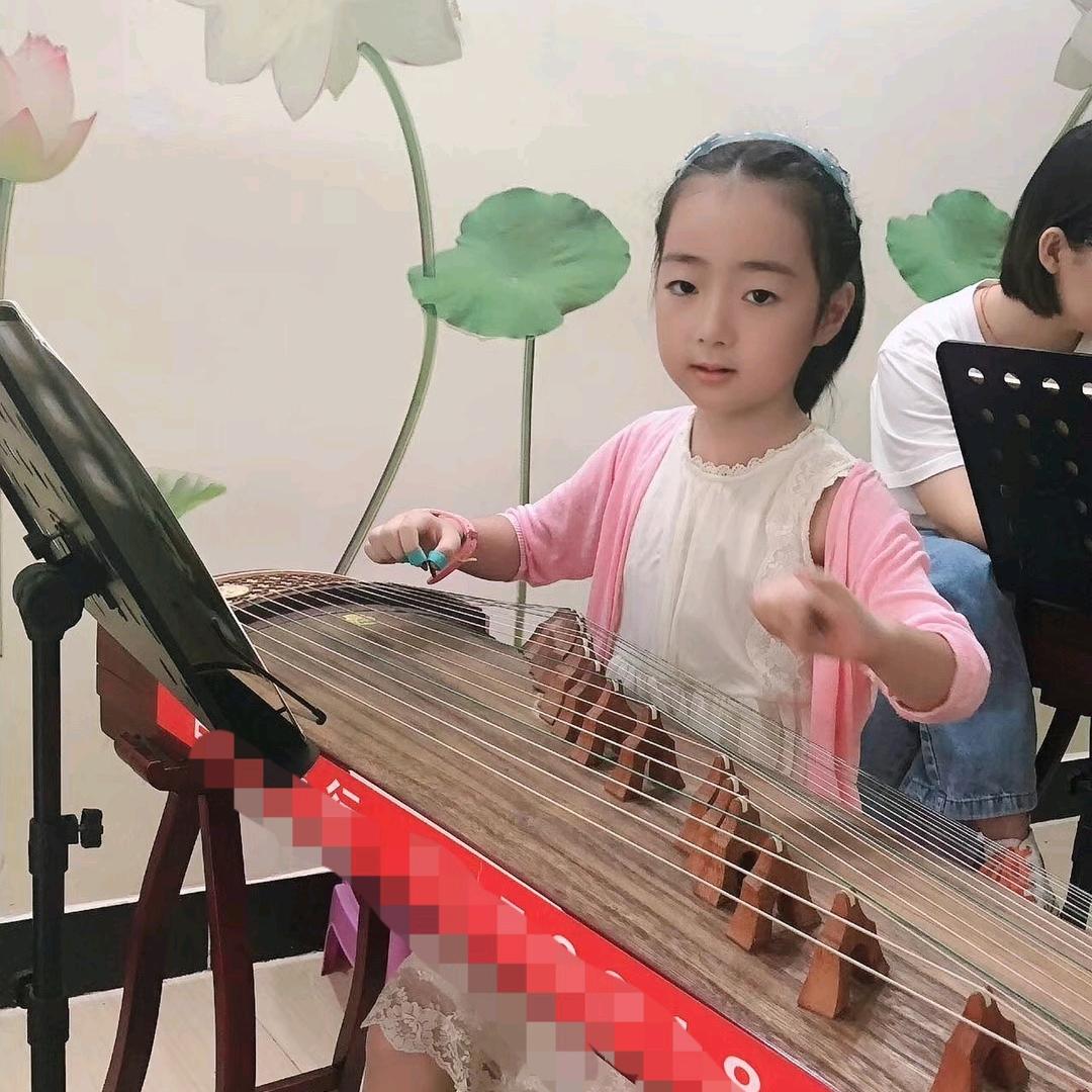 芸芸