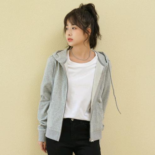 First服装潮牌店