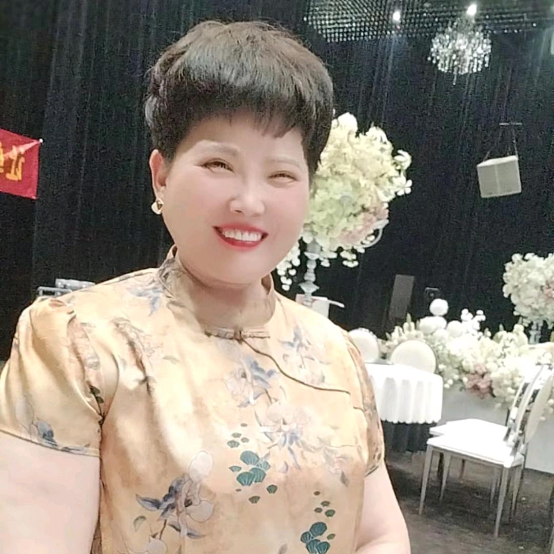 牡丹花开，鲜艳艳