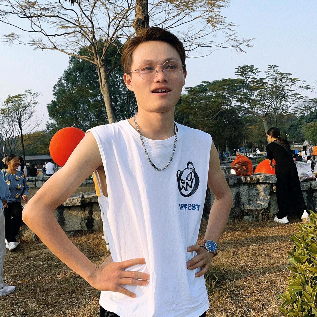 小爽🎤(励志前行)