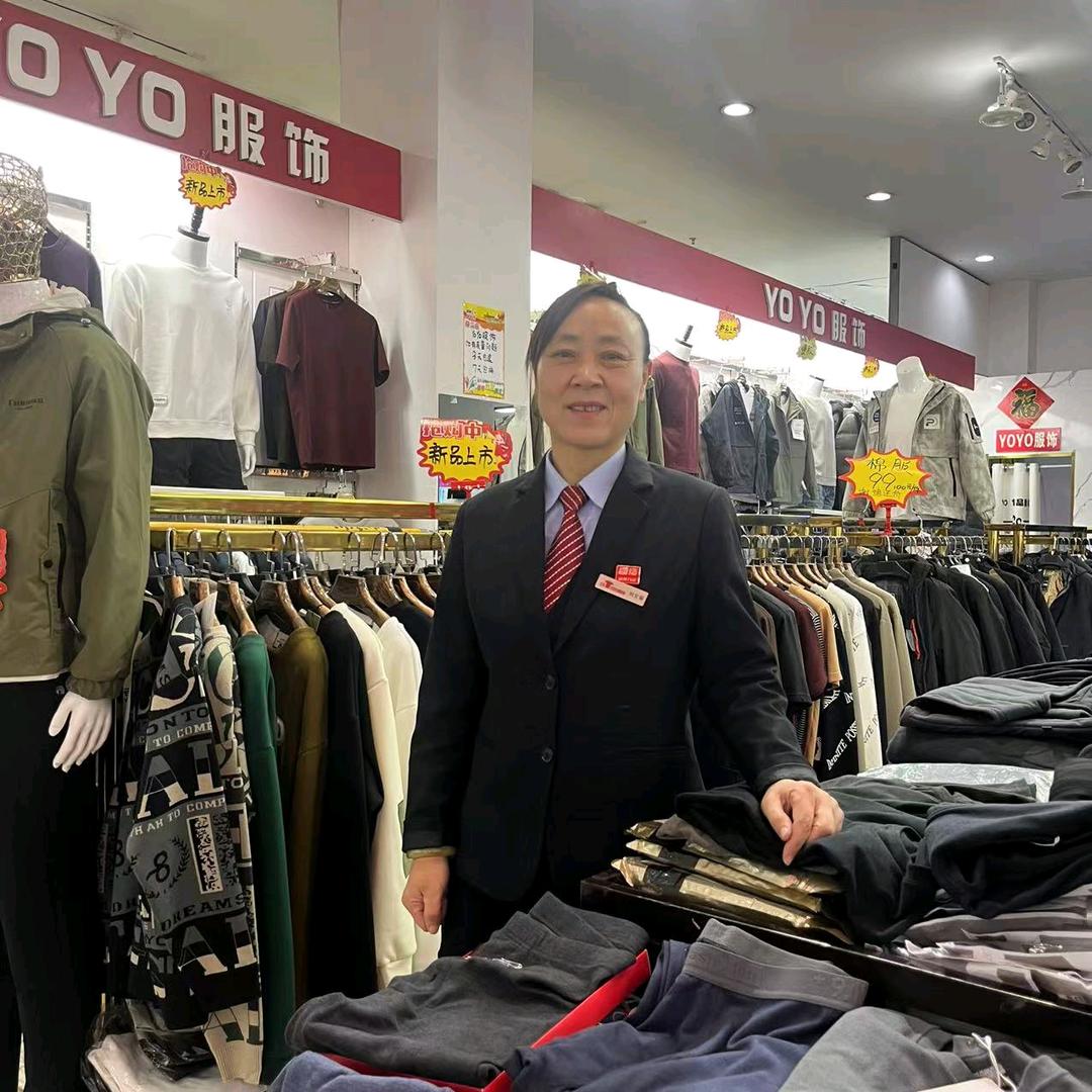 泊里YOYO男一店刘姐