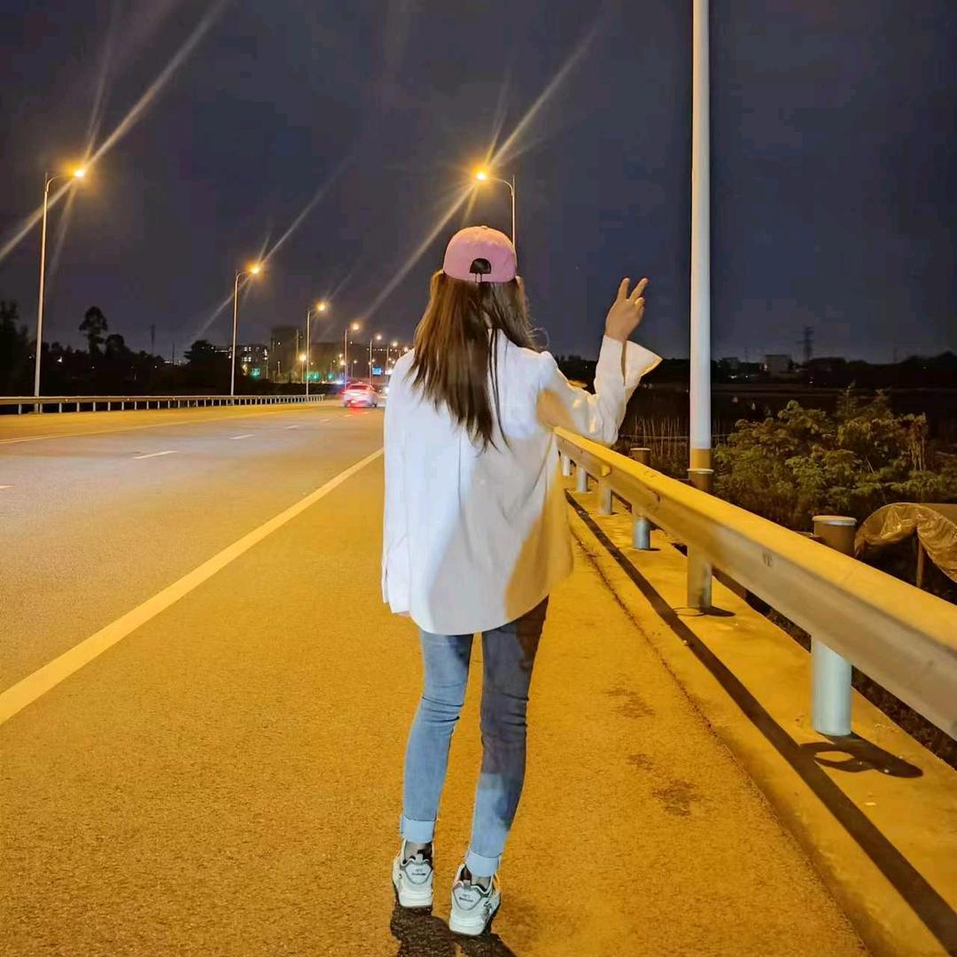 廾匸.