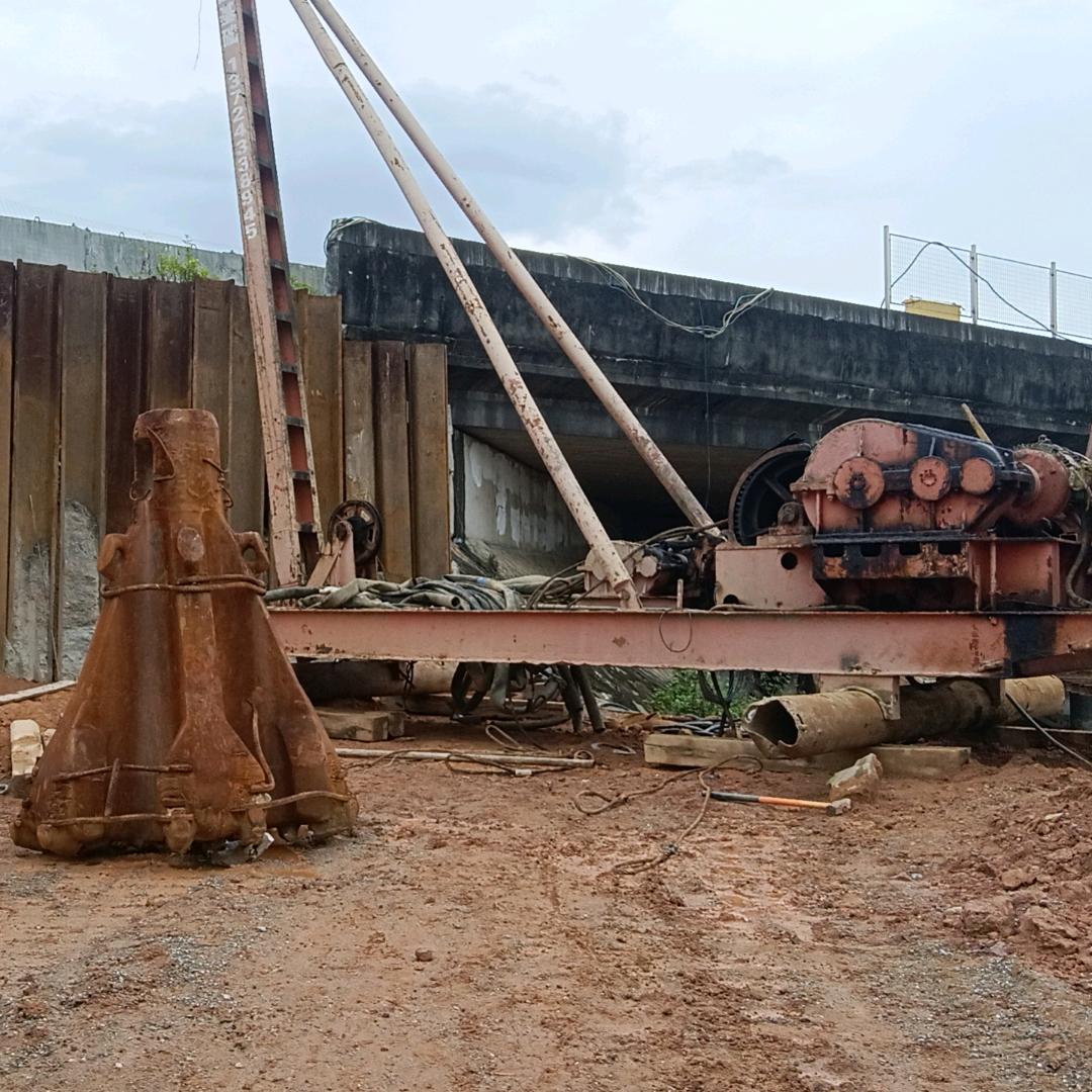 冲孔灌注桩-小甘