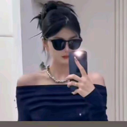 苏兰文~时尚女装穿搭