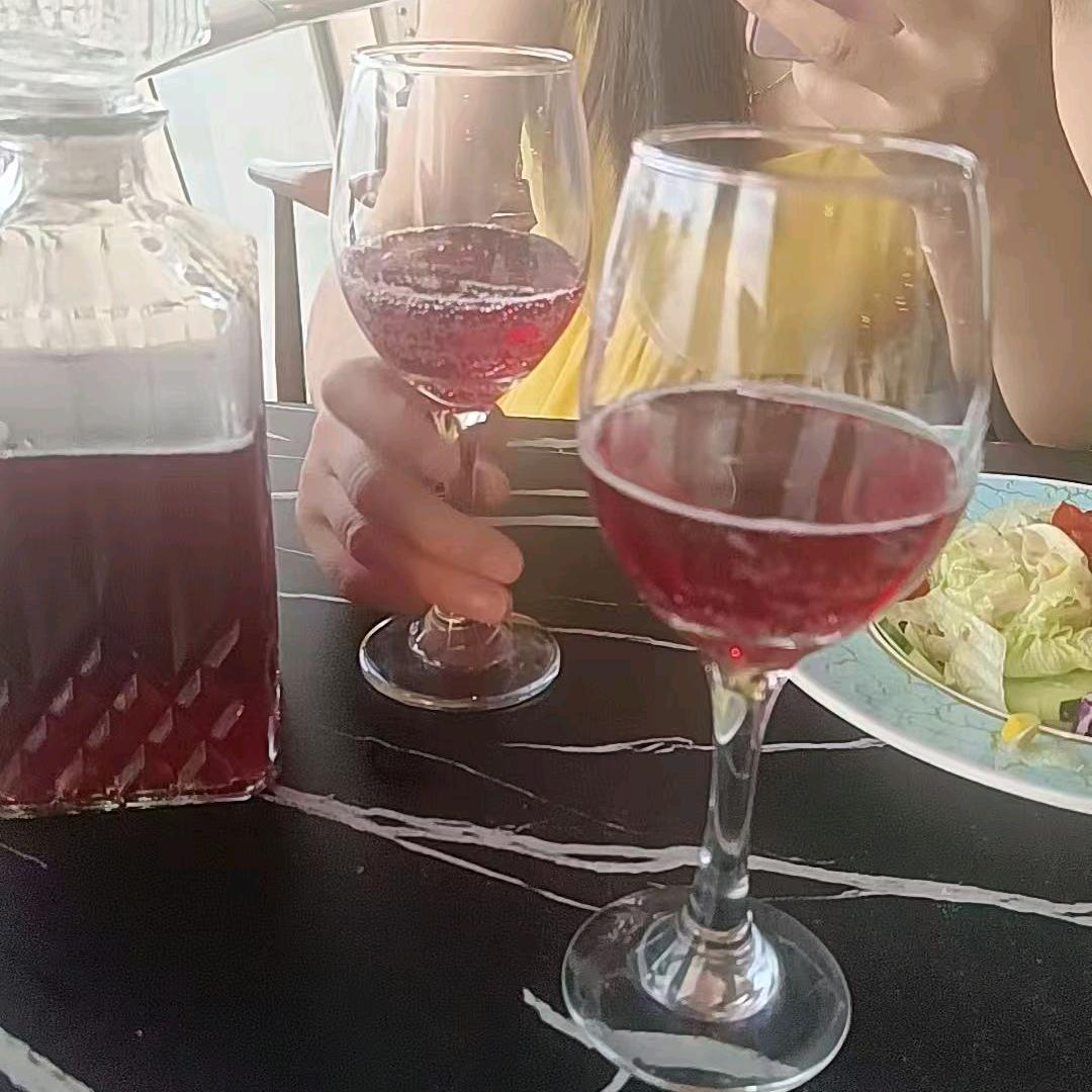爱别人不如爱自己💃🏽🍷🍾