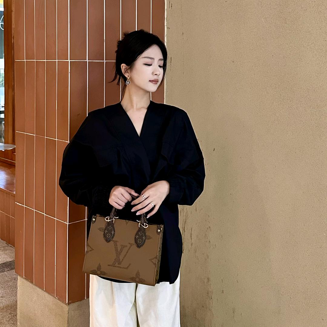 温然在店里