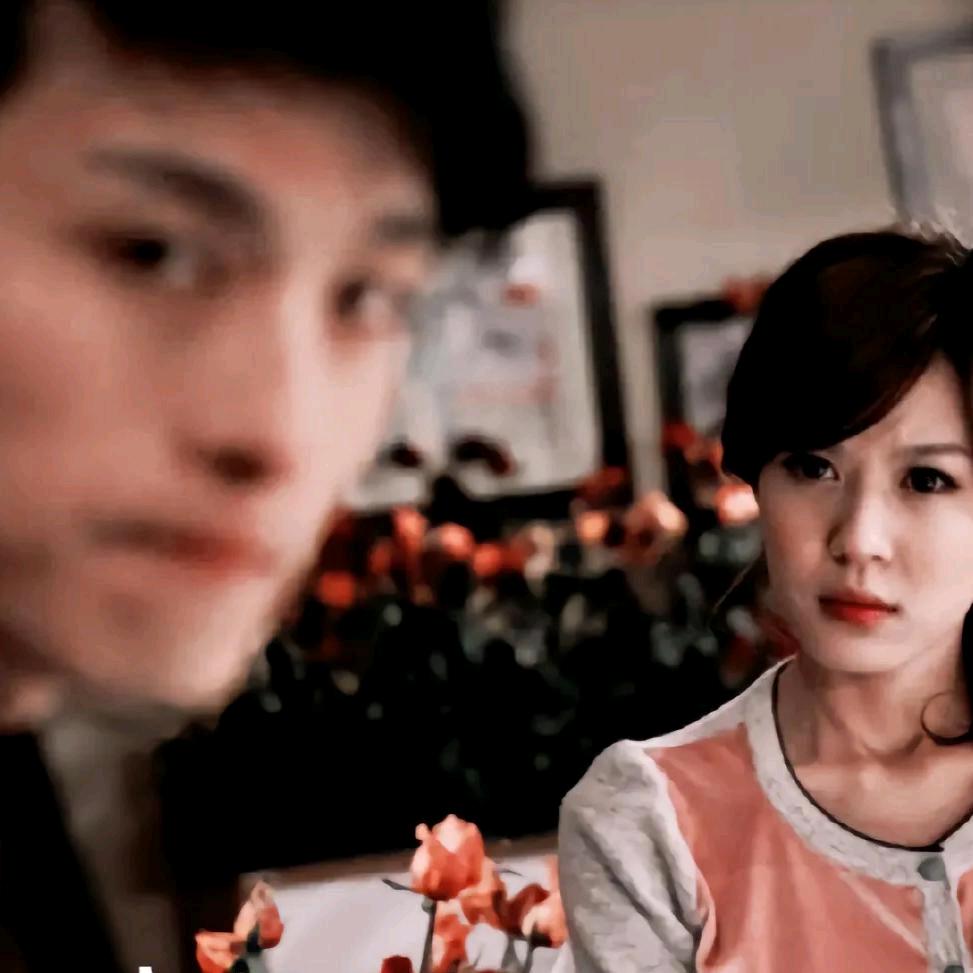 躲在厕所里数蛆