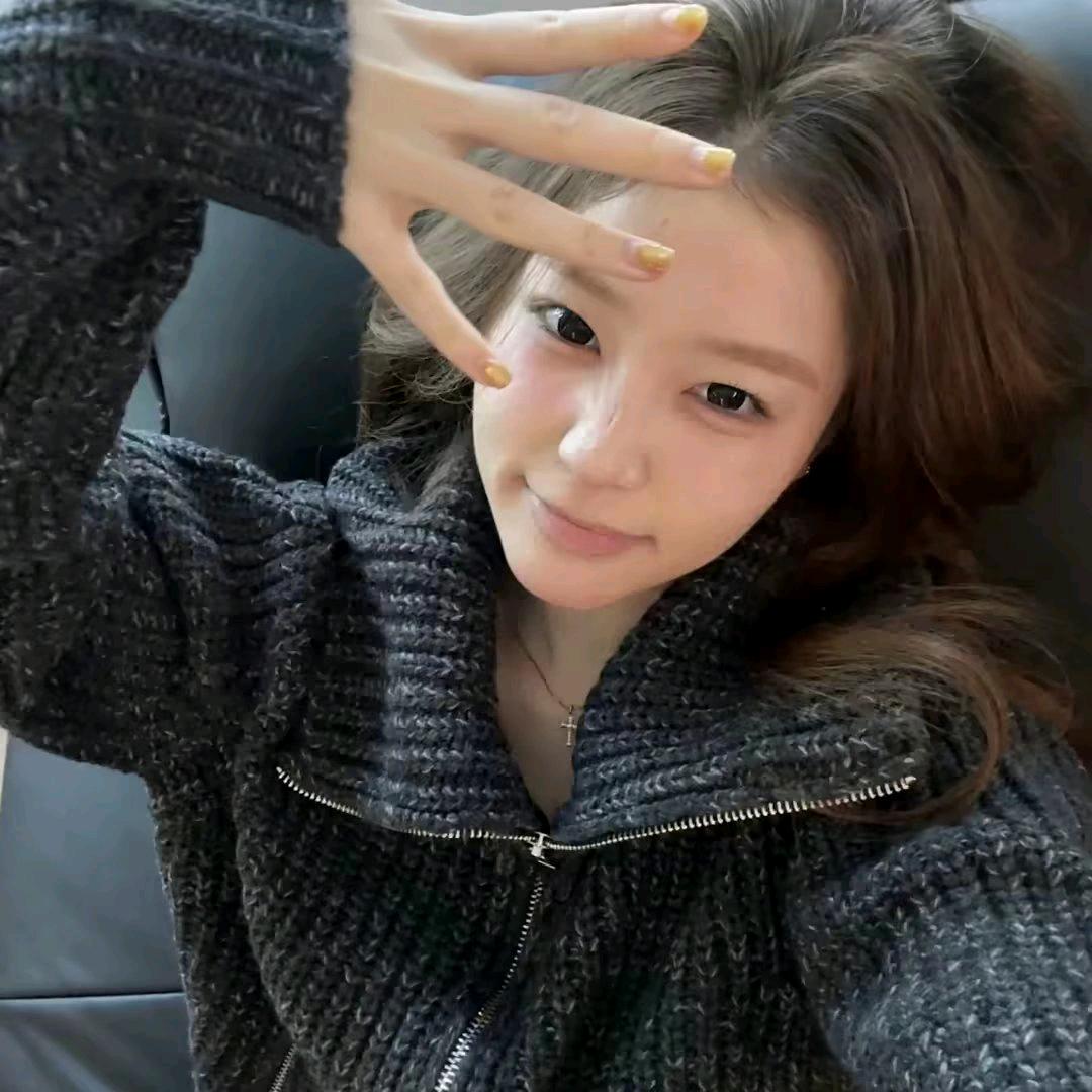 ᅠᅠᅠ亲一口可以吗