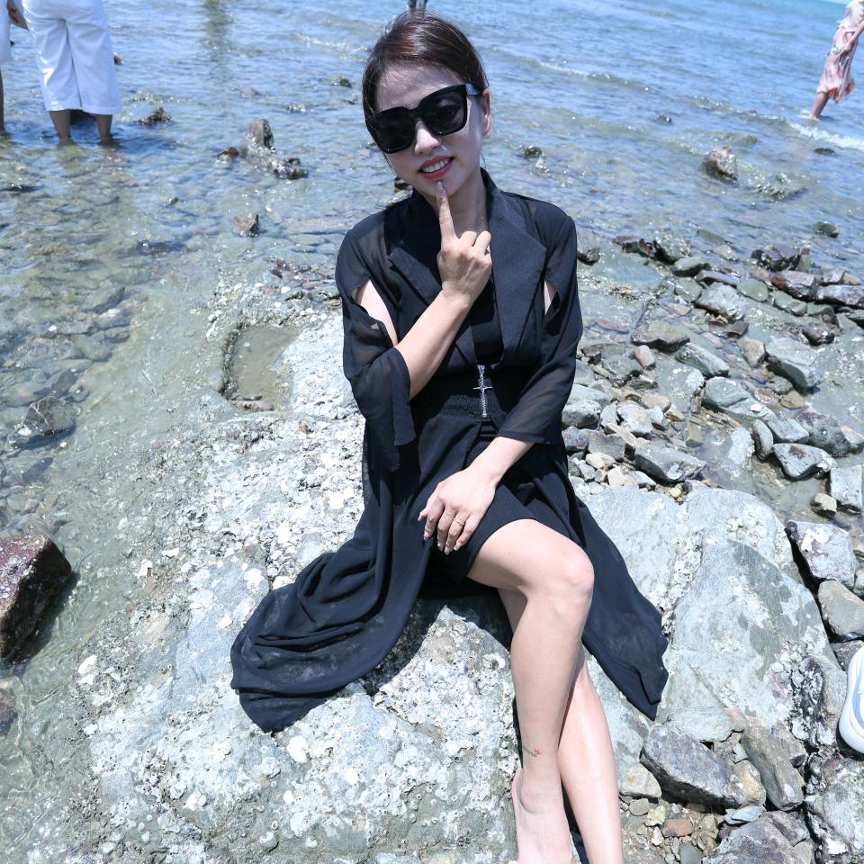 握不住的沙，扬了它