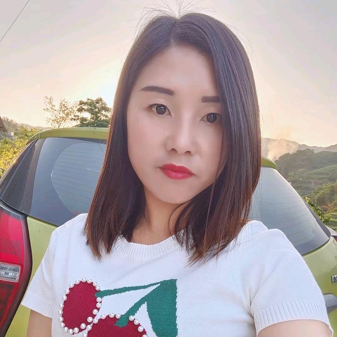 底洞心连心军鼓舞蹈舞狮队紫丽