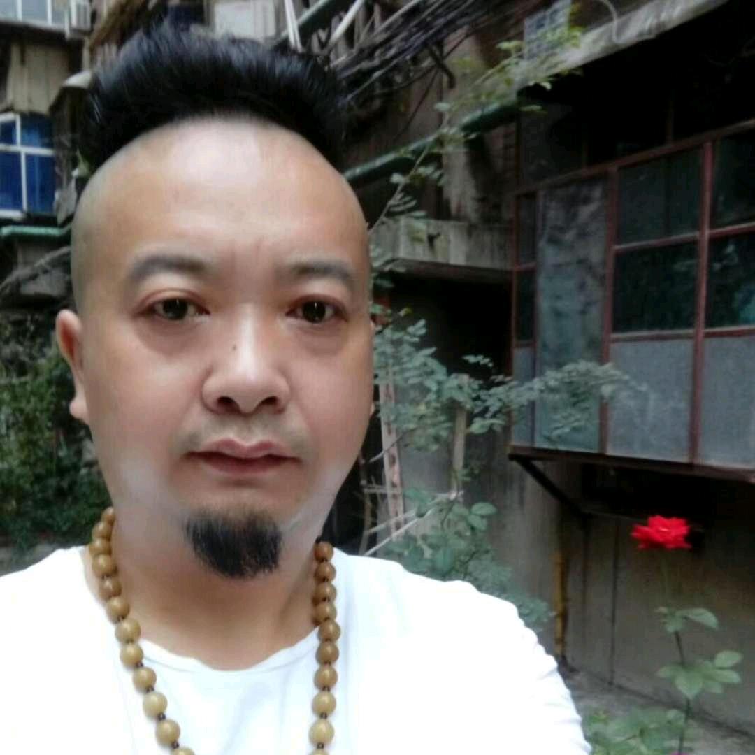 帅气油腻大叔