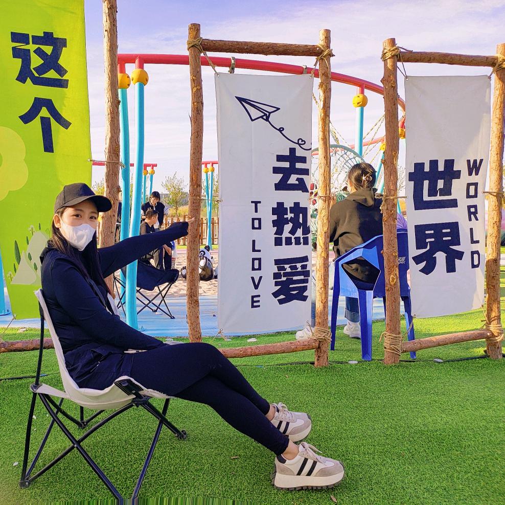 搬啤酒的小阿姨