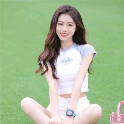 嘟嘴小妹子