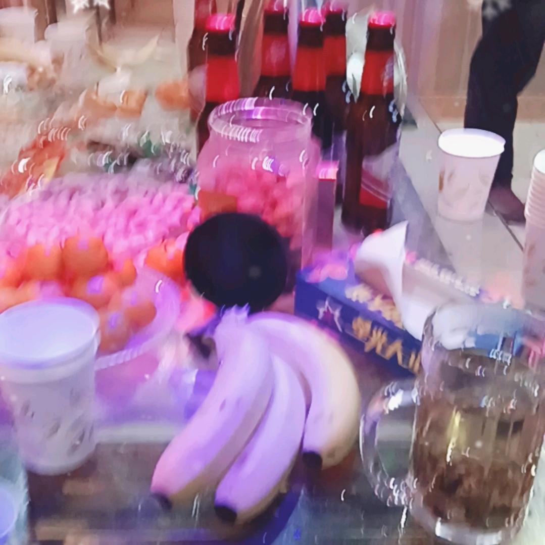 :)叶子{，，}
