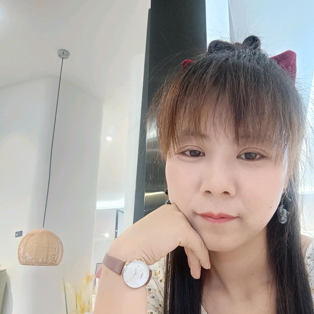 落雪听梅姐