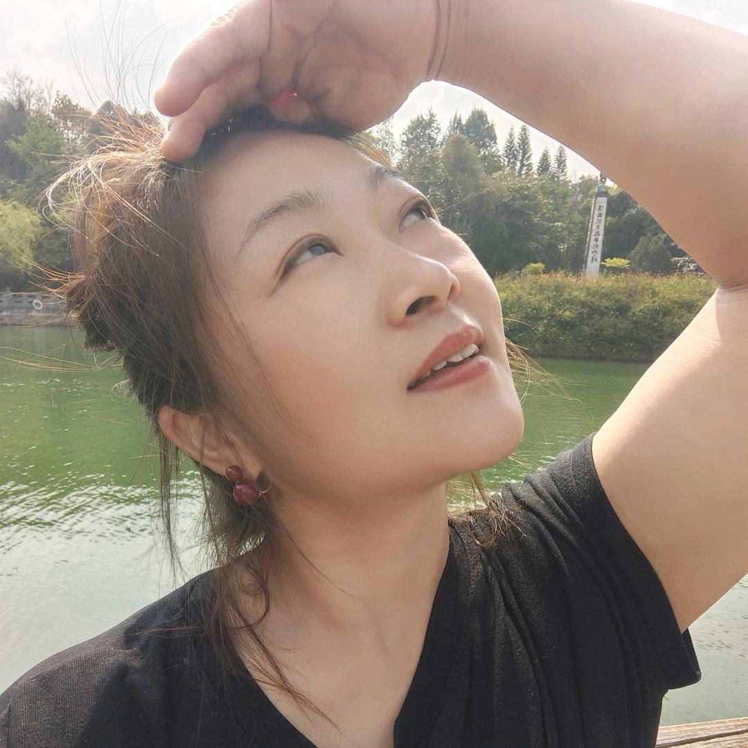 🌷阿娜曲绿🍀