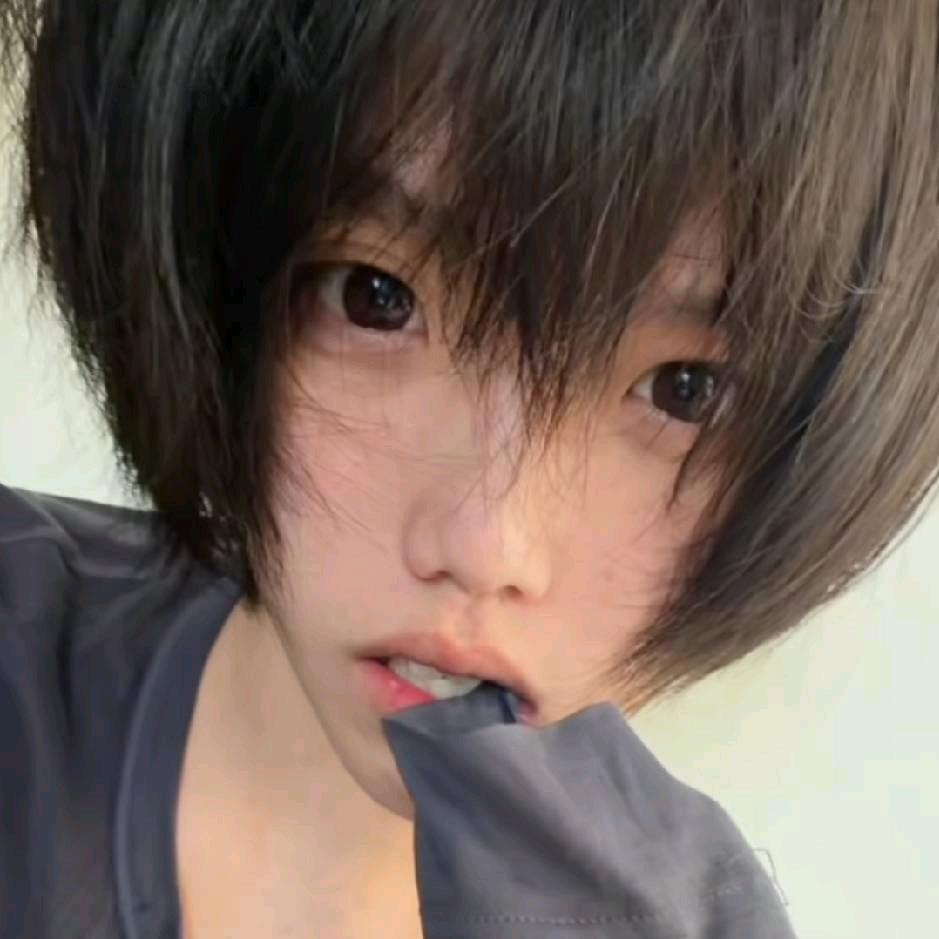 王小牌头像
