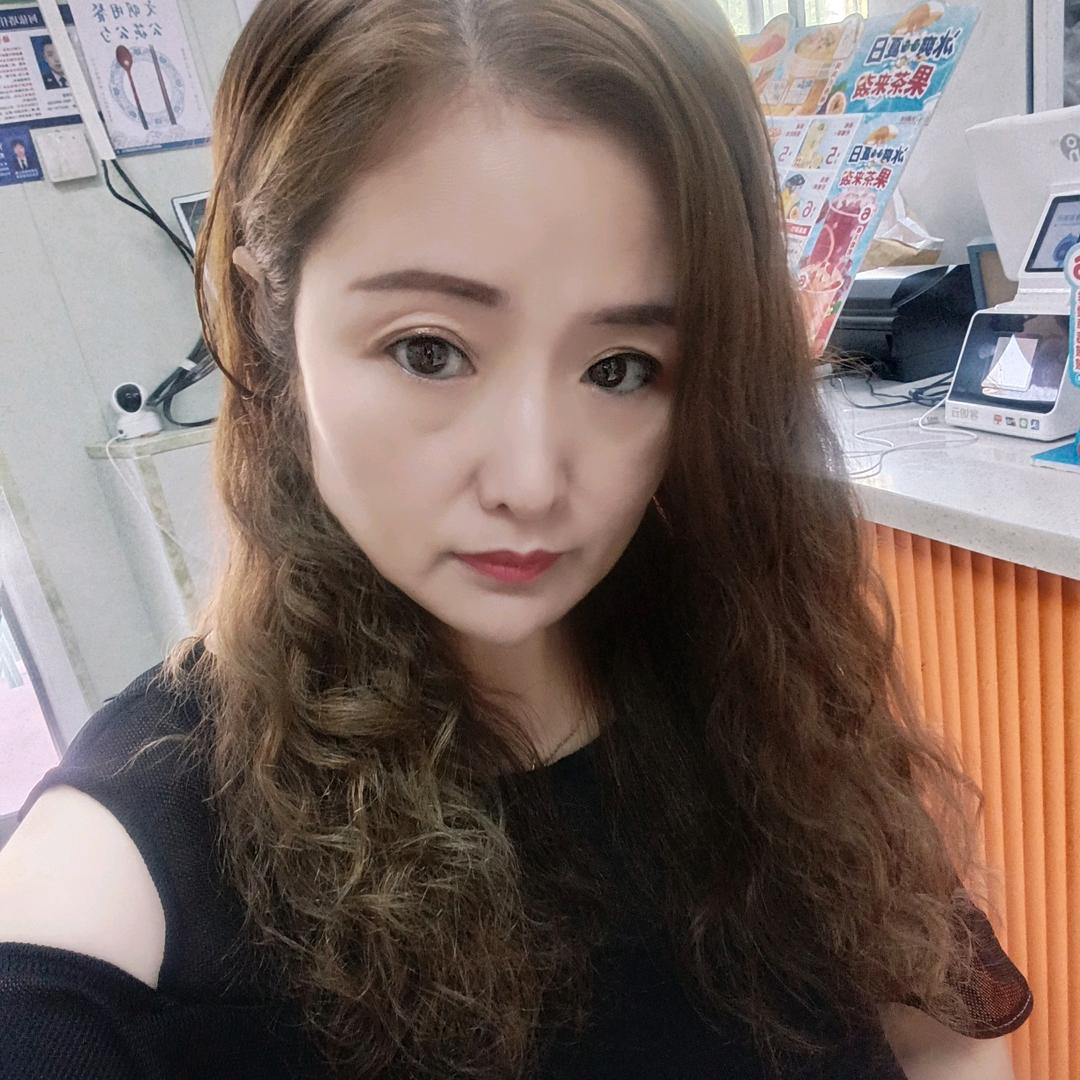 精河县五谷杂粮鱼粉店，奶茶冷饮都有