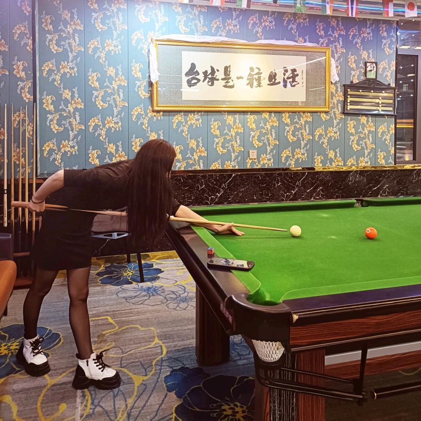 向钱看，向厚赚