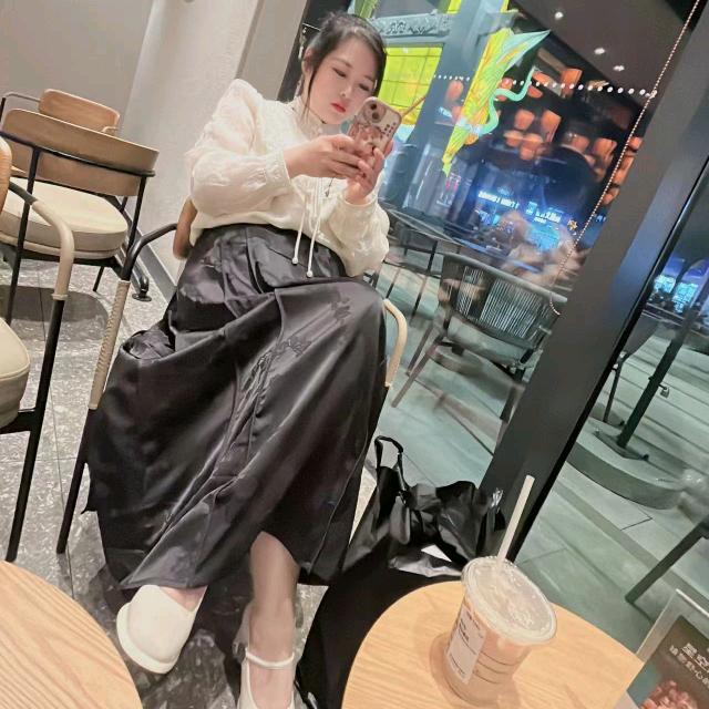 莉莉娅