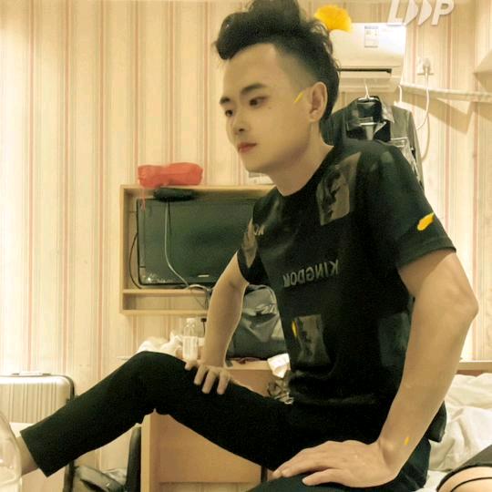 飞哥$