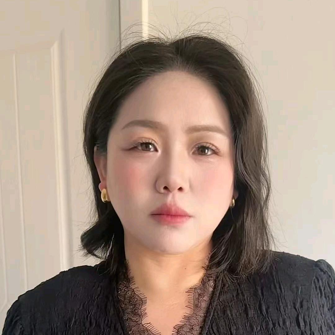 伟伟-