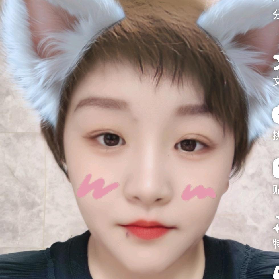 辉姑娘❤︎