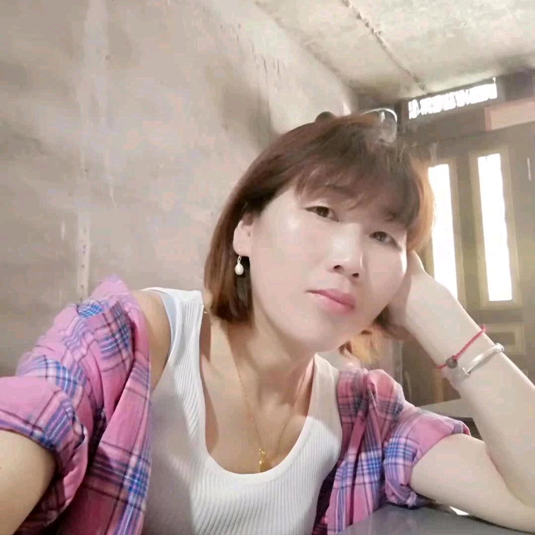 离婚的女人，李姐。