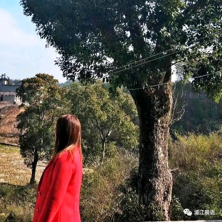 我喜欢歌声，开心快乐的我