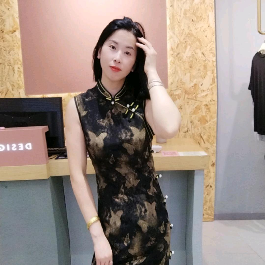 阳新县迪赛尼斯/朵以/小城故事服装店